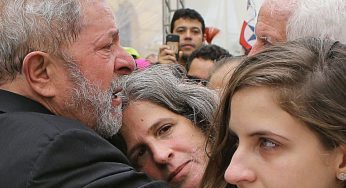 Emocionado, Lula assiste missa em homenagem a Eduardo Campos