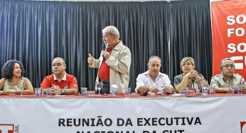 Lula participa de reunião com executiva da CUT em São Paulo