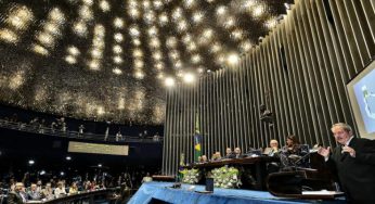 Lula recebe Medalha Suprema Distinção e Medalha Assembleia Nacional Constituinte em Brasília