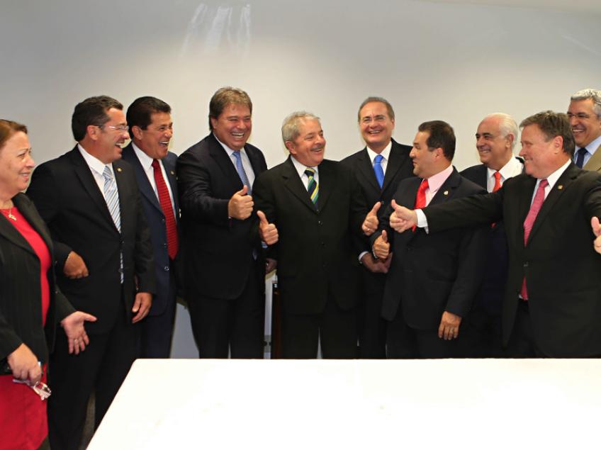 Lula almoça com senadores