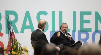 “Yo soy ingenuo, pero creo en la política”, dice Lula en debate en Alemania