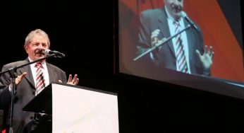 “Os pobres deixaram de ser problema e passaram a ser solução na América Latina”, diz Lula em Quito