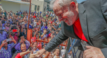 60 Lulas na Câmara: Bancada do PT incorpora ex-presidente no nome parlamentar