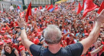 “Estou viajando para preparar um plano de governo que não seja teórico e sim prático”, diz Lula
