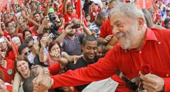 Lula completa 71 anos e recebe homenagens pelas redes sociais