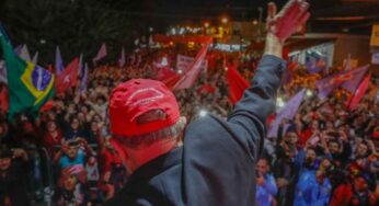 “Querem me prender para me impedir de andar por esse país. São tolos, pois eu andarei pelas pernas do povo”