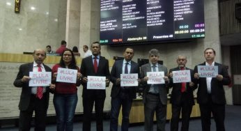 Vereadores do PT de São Paulo obstruem sessão e protestam contra a prisão de Lula