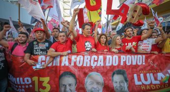 Milhares de pessoas acompanham Fernando Haddad em caminhada no Ceará