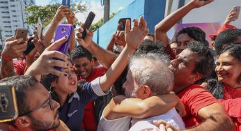 Multidões calorosas receberam Lula em caravana por Sergipe