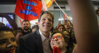Haddad desembarca em São Paulo nos ‘braços’ dos apoiadores de Lula
