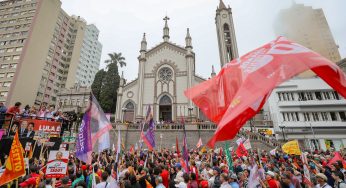 Fernando Haddad fala sobre educação, trabalho e compras nacionais, em Caxias do Sul