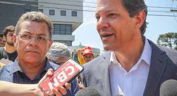 “Lula falou que está à disposição da imprensa do Brasil e do mundo”, diz Haddad após visita