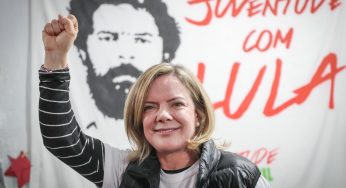 Gleisi vai defender Lula Livre em reunião dos BRICS