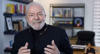 Lula diz que é hora de o povo levantar a cabeça e pensar no futuro