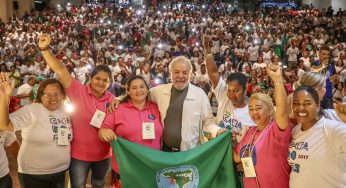 Lula reencontra catadores em projeto iniciado na sua gestão