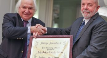Lula dedica prêmio à coragem do povo brasileiro, que resiste à destruição promovida pela extrema direita