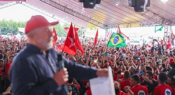É preciso mudar a qualidade de deputados e senadores eleitos, diz Lula