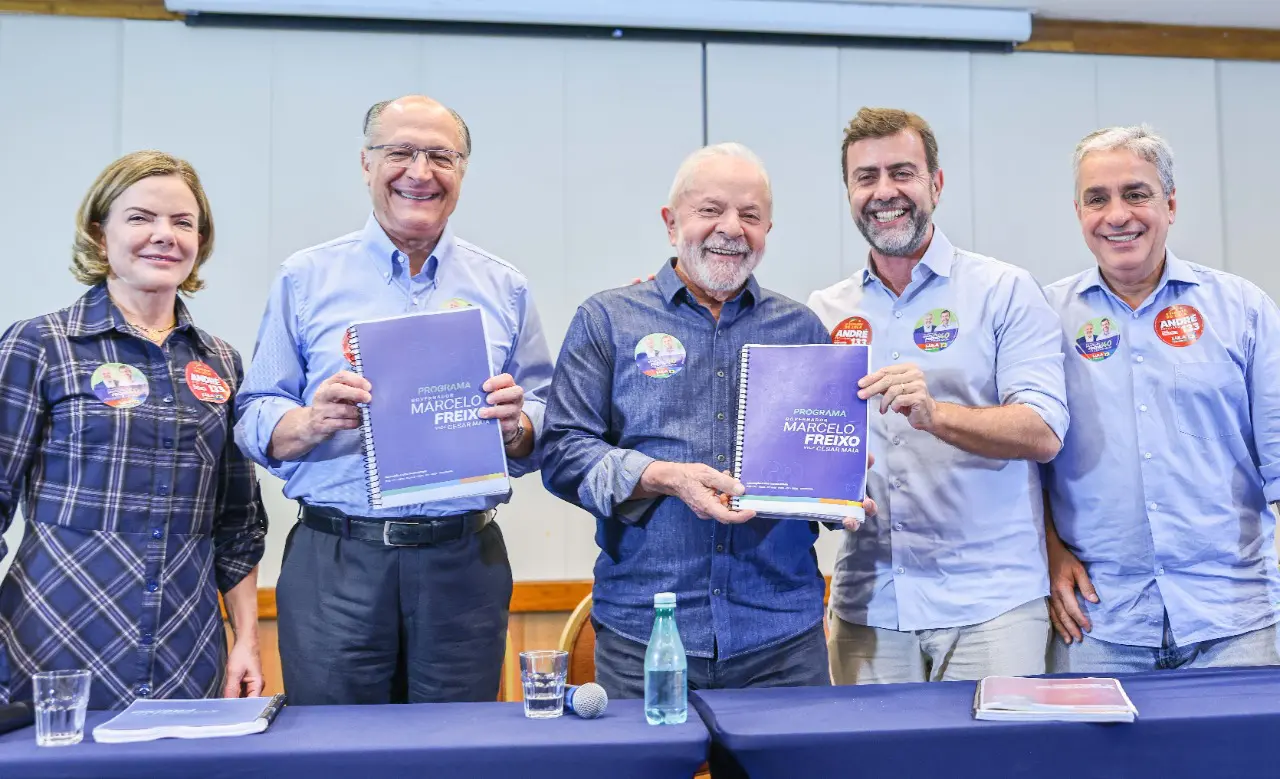 Lula defende a recuperação da indústria naval e de óleo e gás no RJ