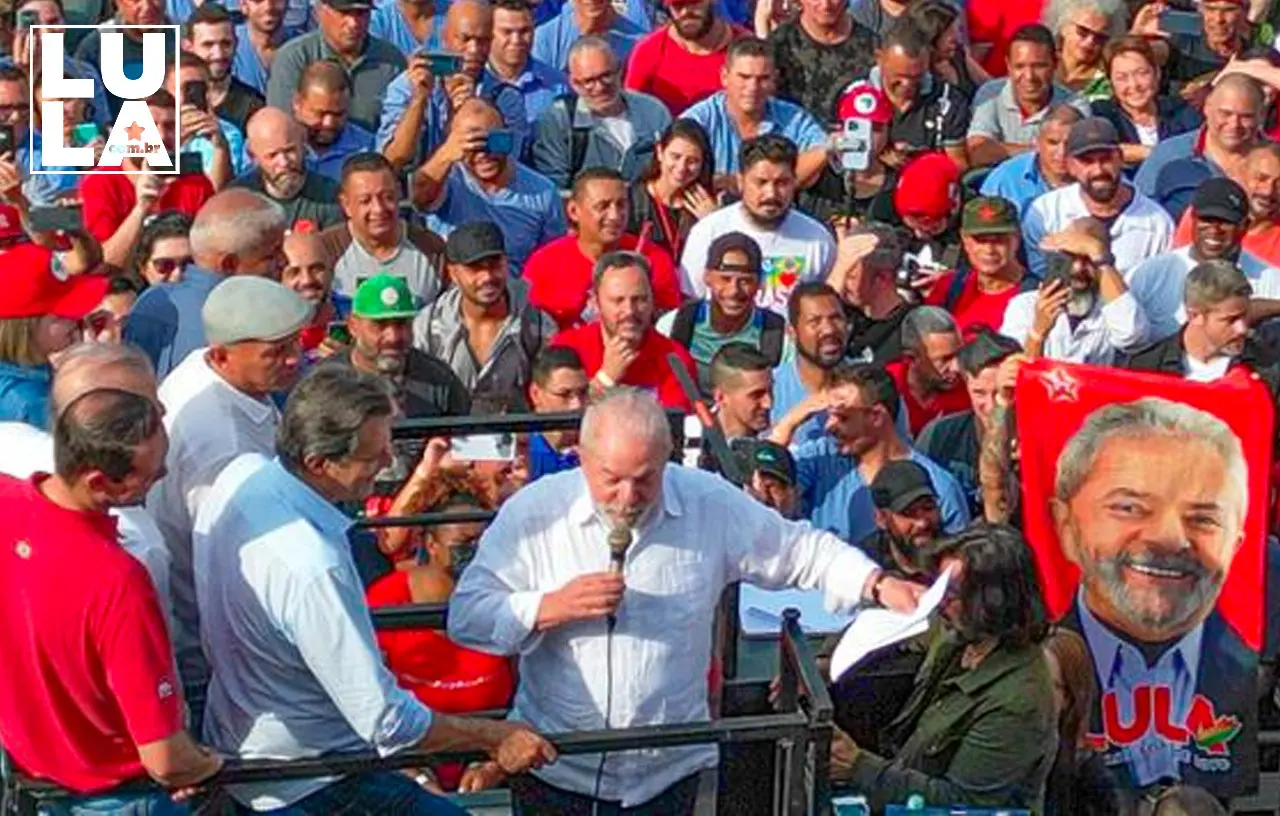Chão de fábrica: Lula inicia campanha onde tudo começou