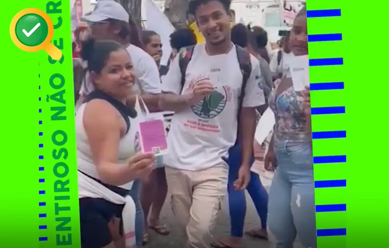 Janja caminha com as mulheres no centro de São Paulo