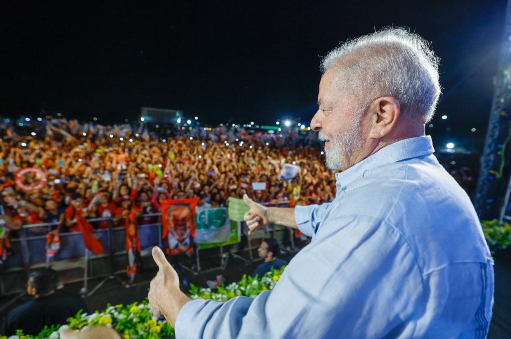 Lula discursa em Manaus