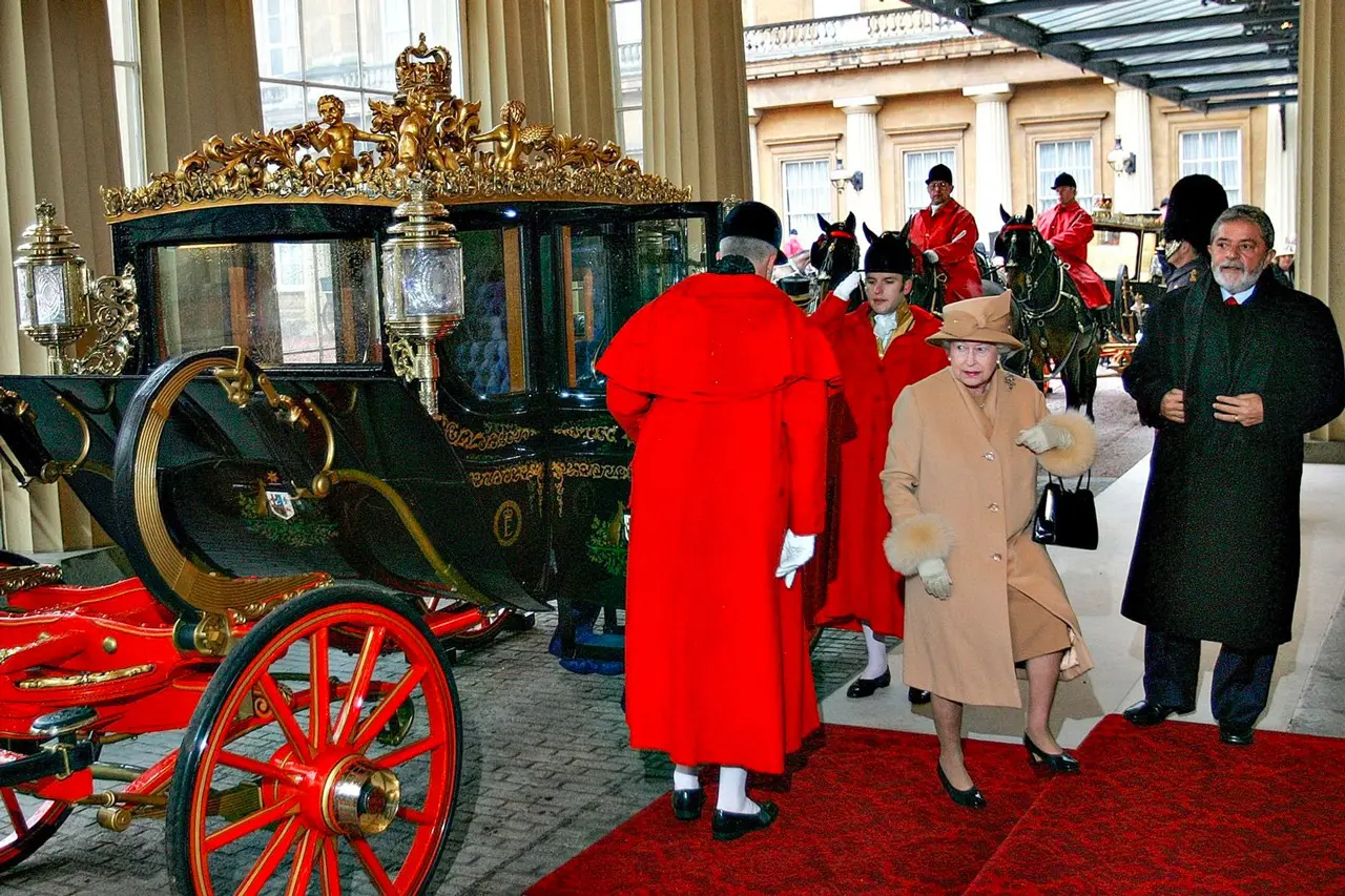 Lula e a rainha Elizabeth II: cooperação, prêmio e sede do BNDES em Londres