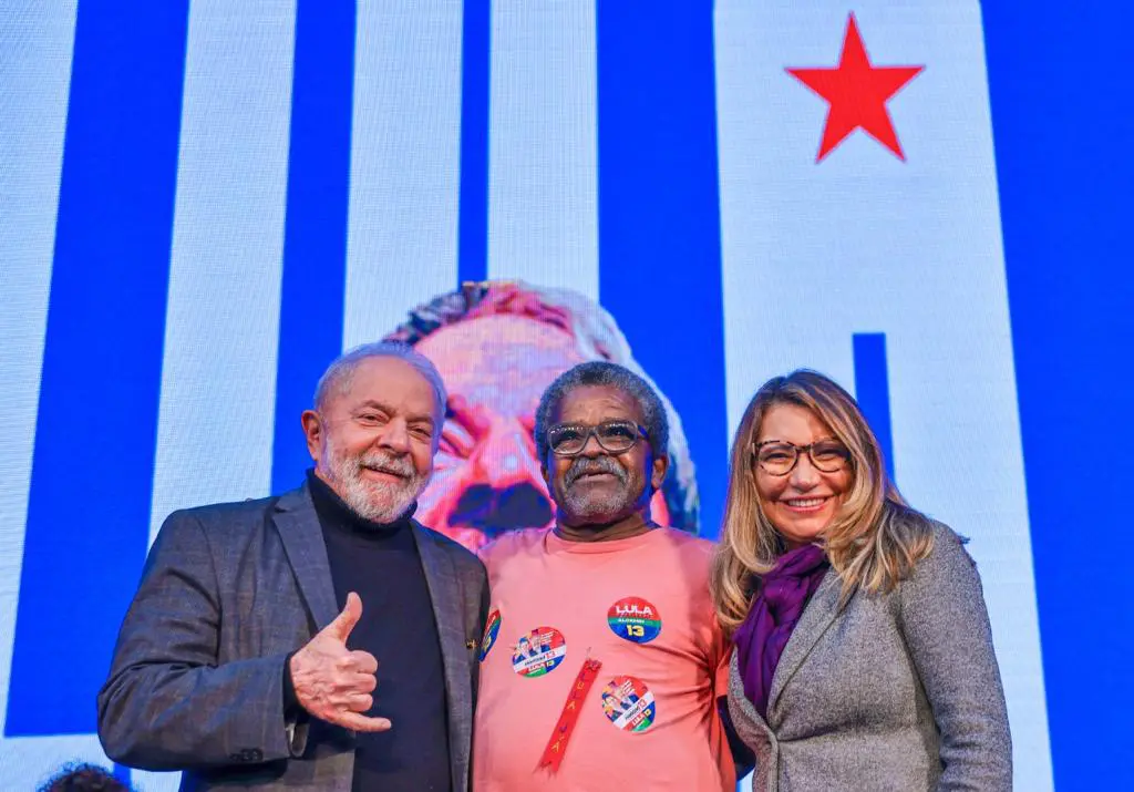 Lula diz que sociedade ajudará a definir políticas públicas