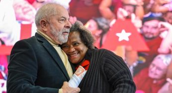 Trabalhadoras domésticas: Bolsonaro tira direitos que Lula defende