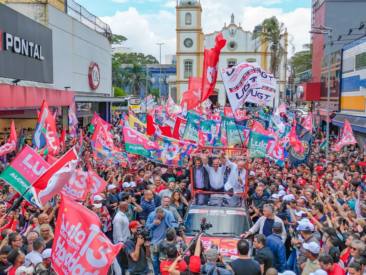 Lula diz que ele e Haddad levarão o metrô até Guarulhos