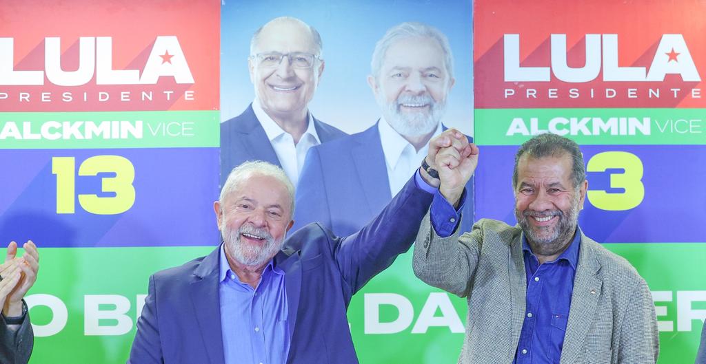 Carlos Lupi formaliza apoio do PDT a Lula
