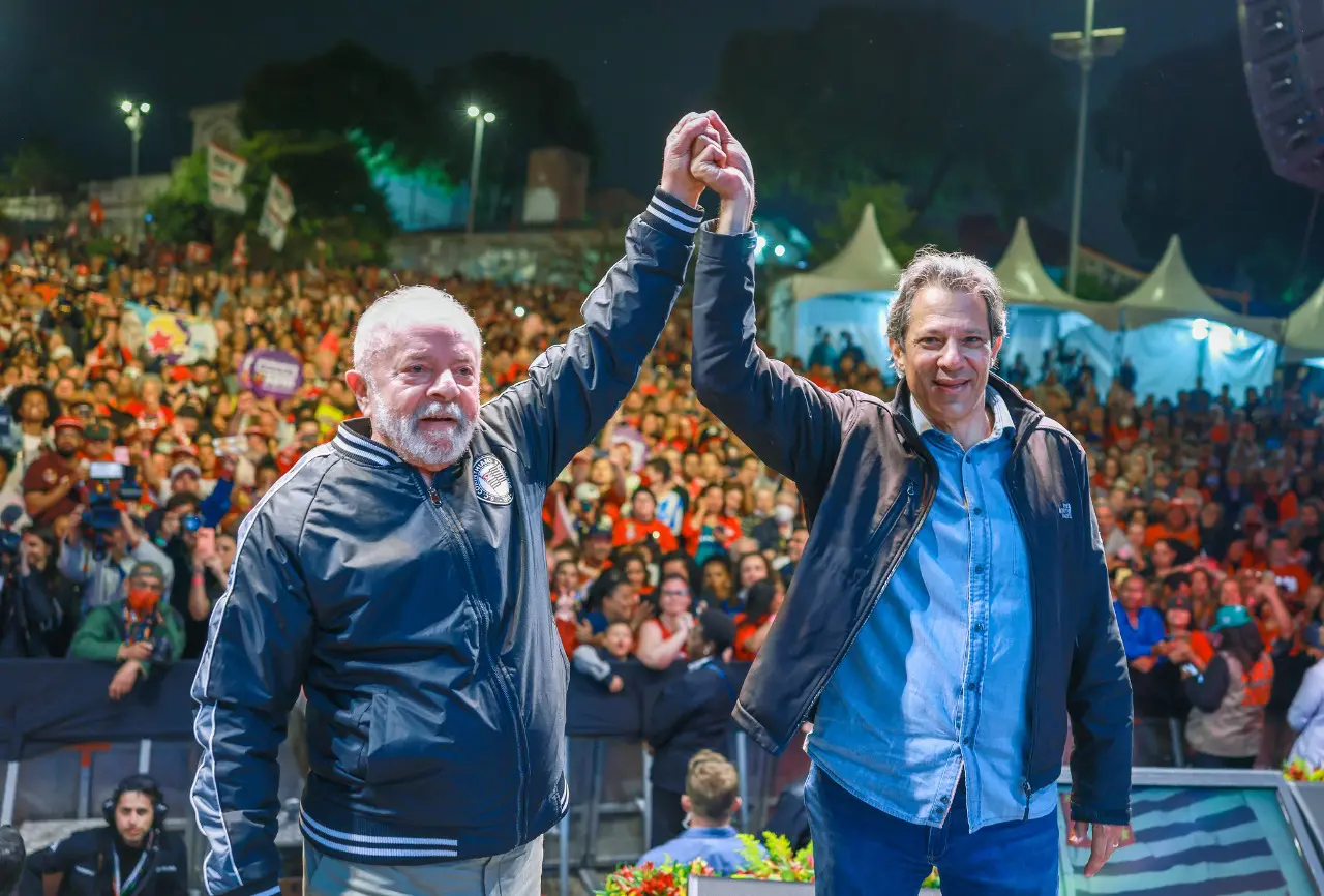 Lula e Haddad atendem a imprensa na tarde deste sábado