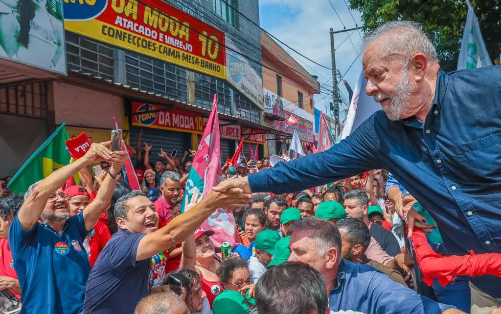 Lula: defesa do aumento real do salário mínimo contra a desvalorização proposta por Bolsonaro