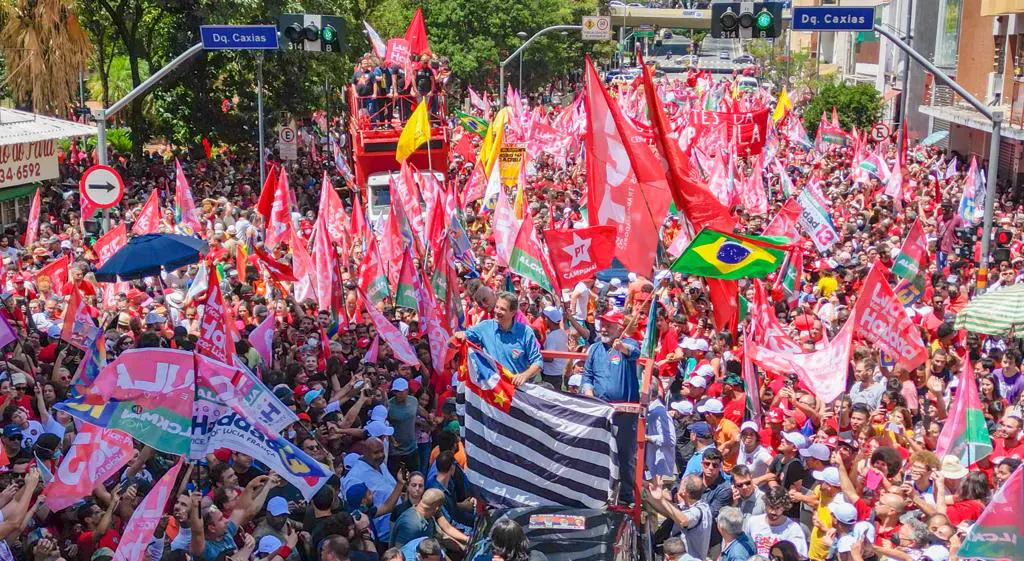 Lula critica uso da máquina pública por Bolsonaro: “Como se o Brasil fosse uma coisa particular dele”