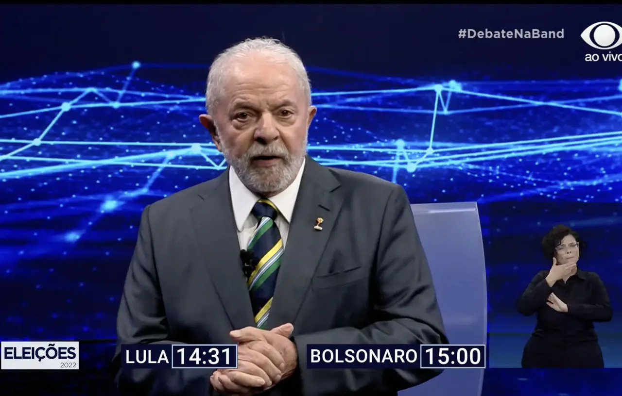 Povo da favela é extraordinário e trabalhador, diz Lula no debate