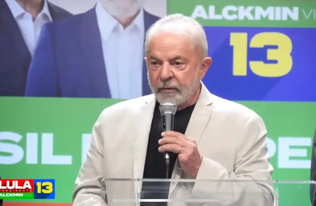 Lula diz que Brasil estará de braços abertos pro mundo