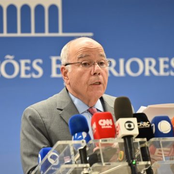 Ministro Mauro Vieira ressalta que Brasil teve 30 reuniões com os EUA para negociar o tarifaço