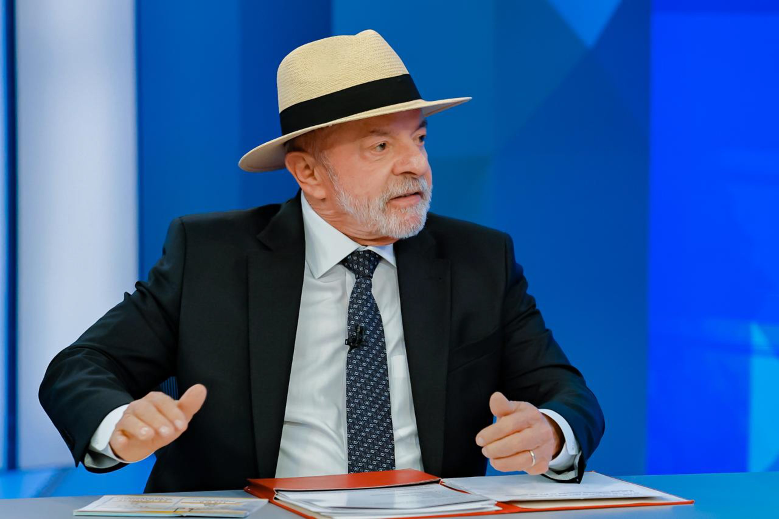 Lula pratica "mansplaining" 11 vezes com apresentadora da "Globo"