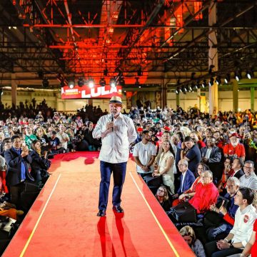 Lula promete avanços cruciais e convoca o povo para combater fake news