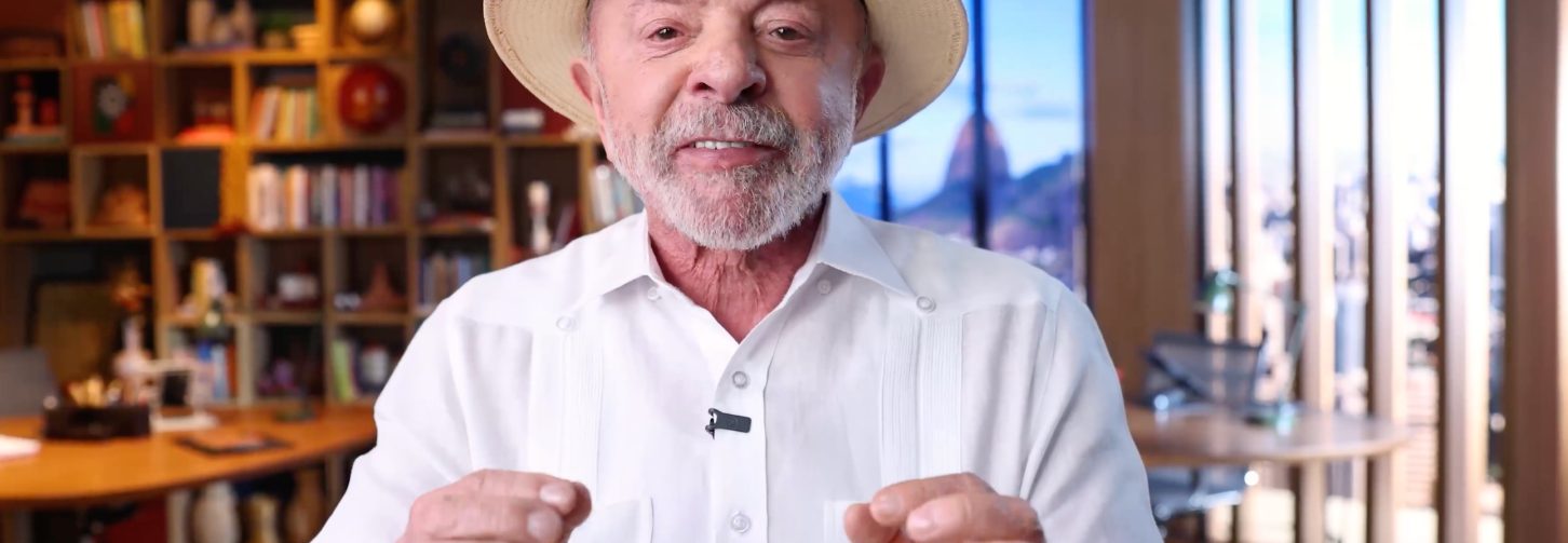Frame de vídeo em que o presidente comenta sobre seu otimismo em relação à aprovação pelo Congresso do fim da taxa das blusinhas